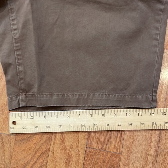 A NWOT pair of Eddie Bauer Men’s Shorts Tag size T44 Brown - Picture 7 of 12
